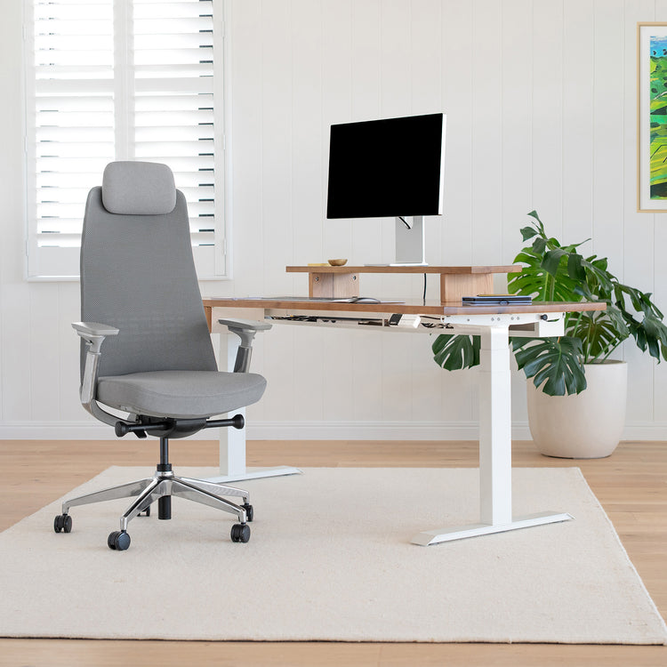 Pinnacle executive office chair