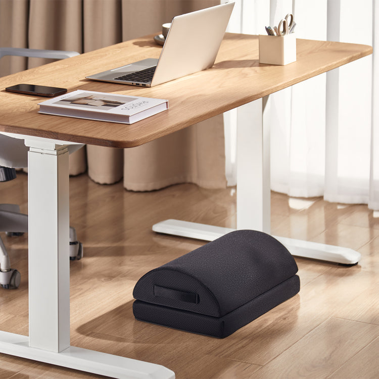 Memory foam footrest for comfort