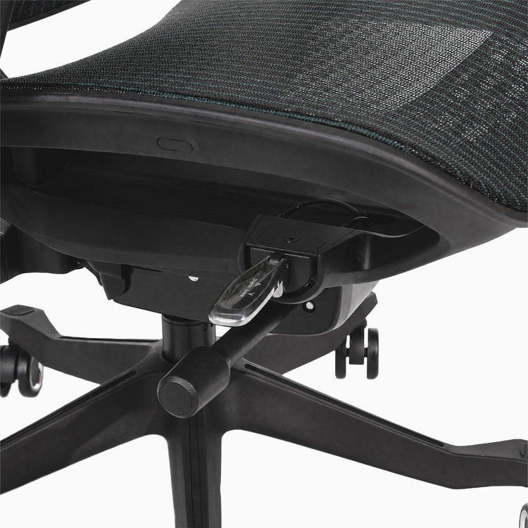 Desky contourra mesh chair in black adjsutable seat height