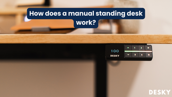 How does a manual standing desk work?