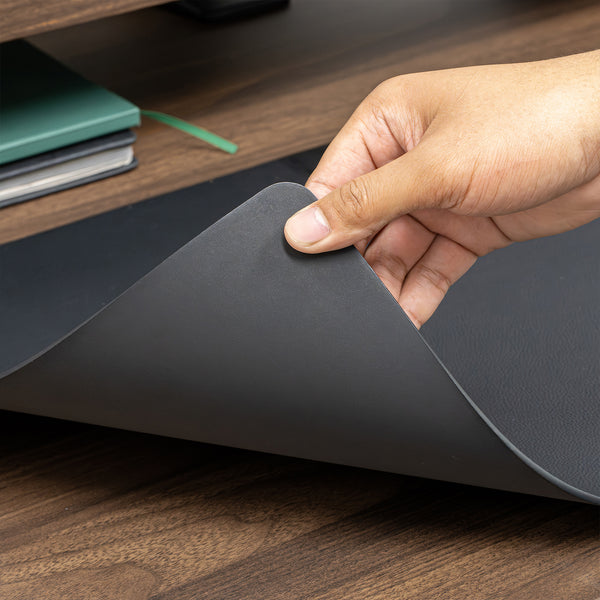 Desky Leather Desk Mat detail view 5