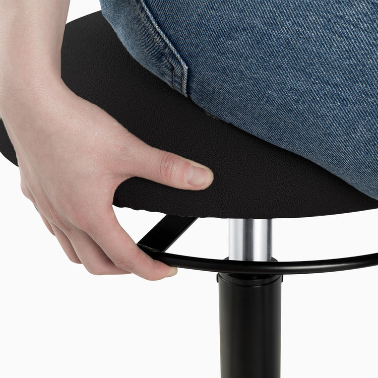 Adjustable height bar active stool